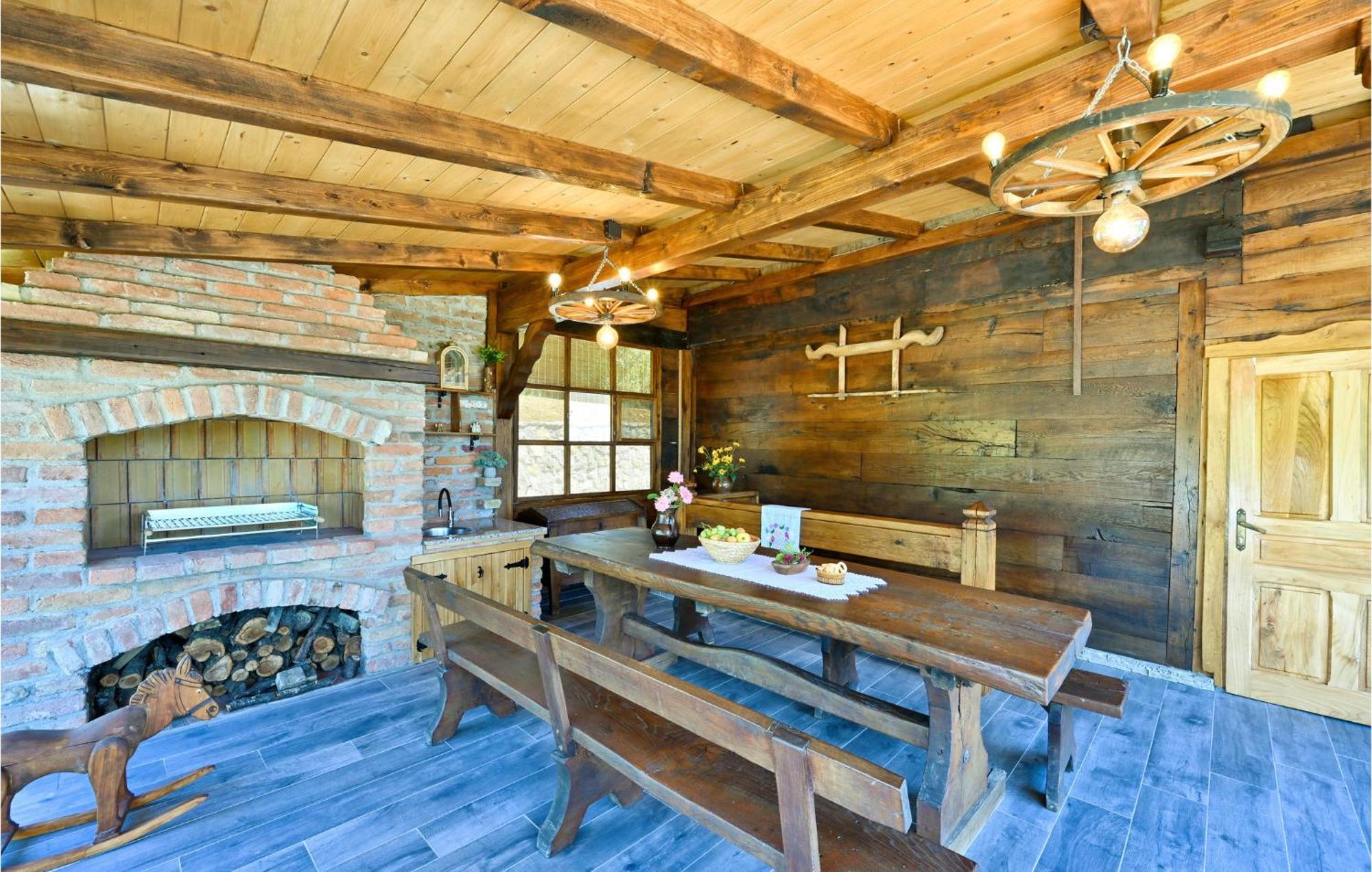 Pet Friendly Home In Varazdin Breg With Jacuzzi Εξωτερικό φωτογραφία