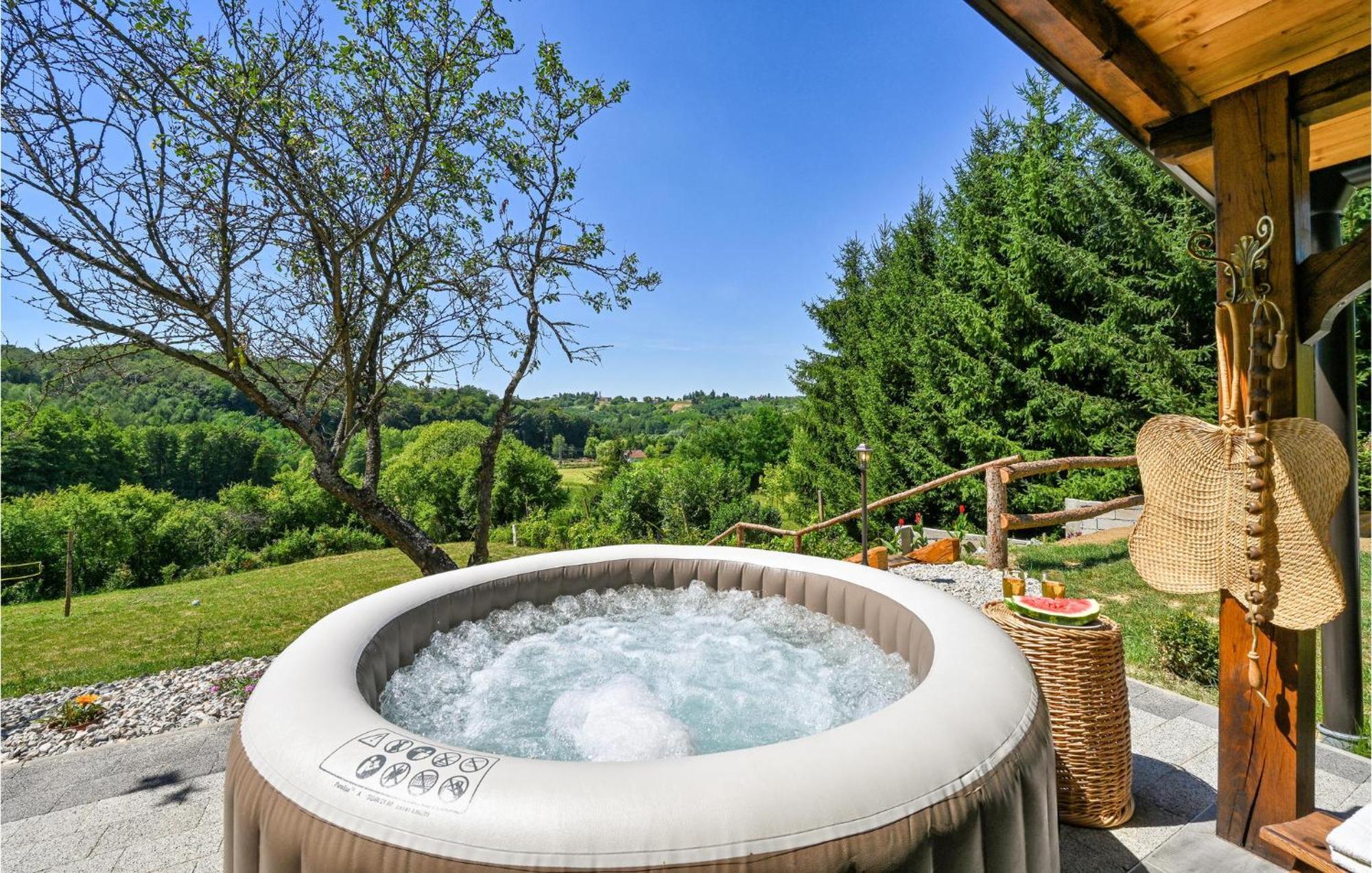 Pet Friendly Home In Varazdin Breg With Jacuzzi Εξωτερικό φωτογραφία